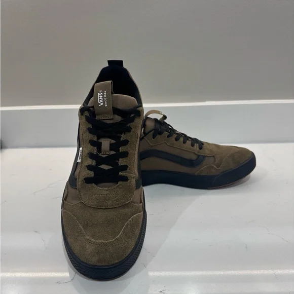 Vans Mid Brown Sneakers Sporty Cushioned Design. - Picture 1 of 9